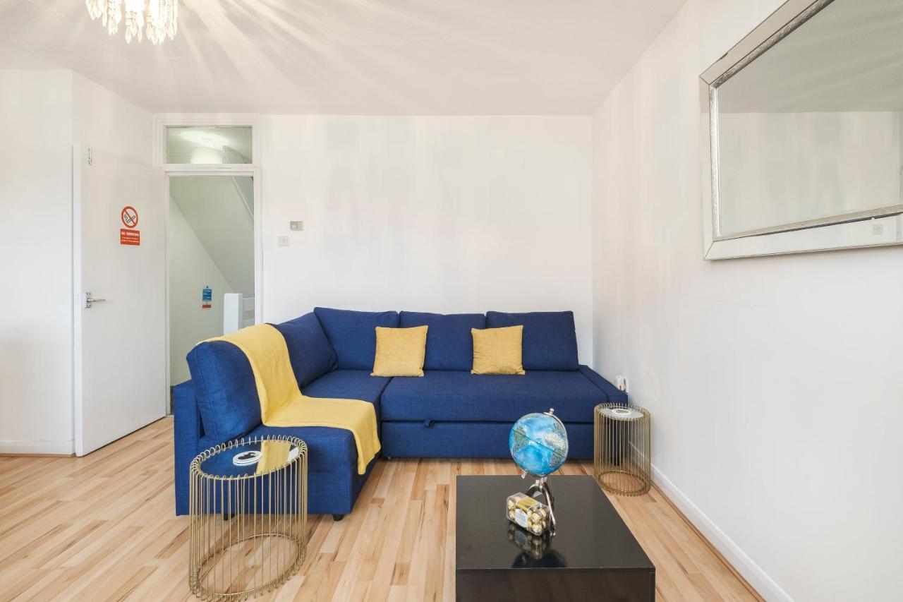 Spacious 3 Bed 1 Bath Hse W Guest Toilet W Parking Near Excel - E16 London Eksteriør billede