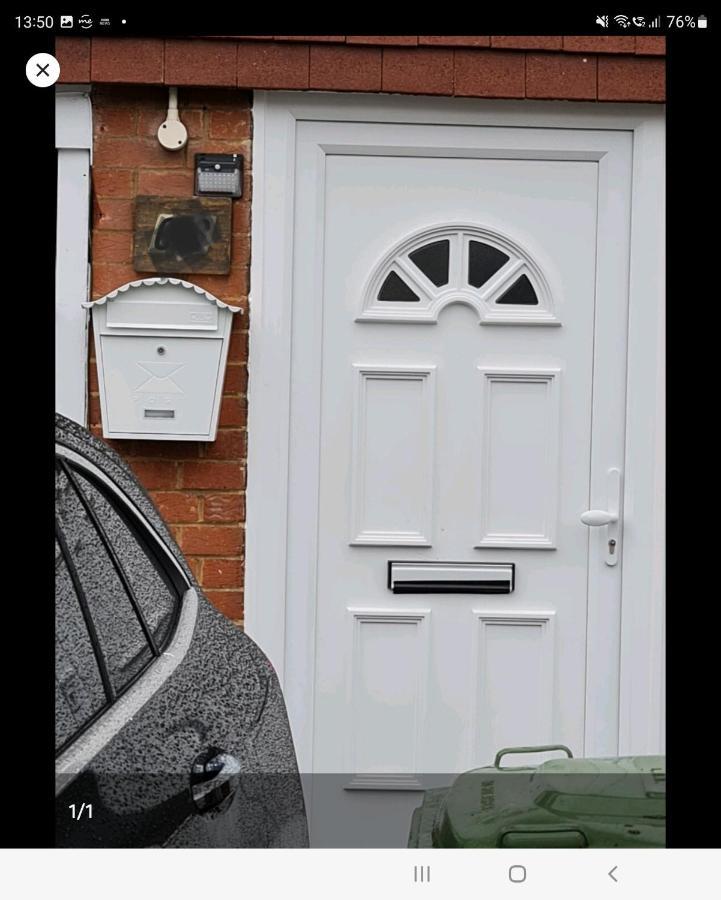 Spacious 3 Bed 1 Bath Hse W Guest Toilet W Parking Near Excel - E16 London Eksteriør billede